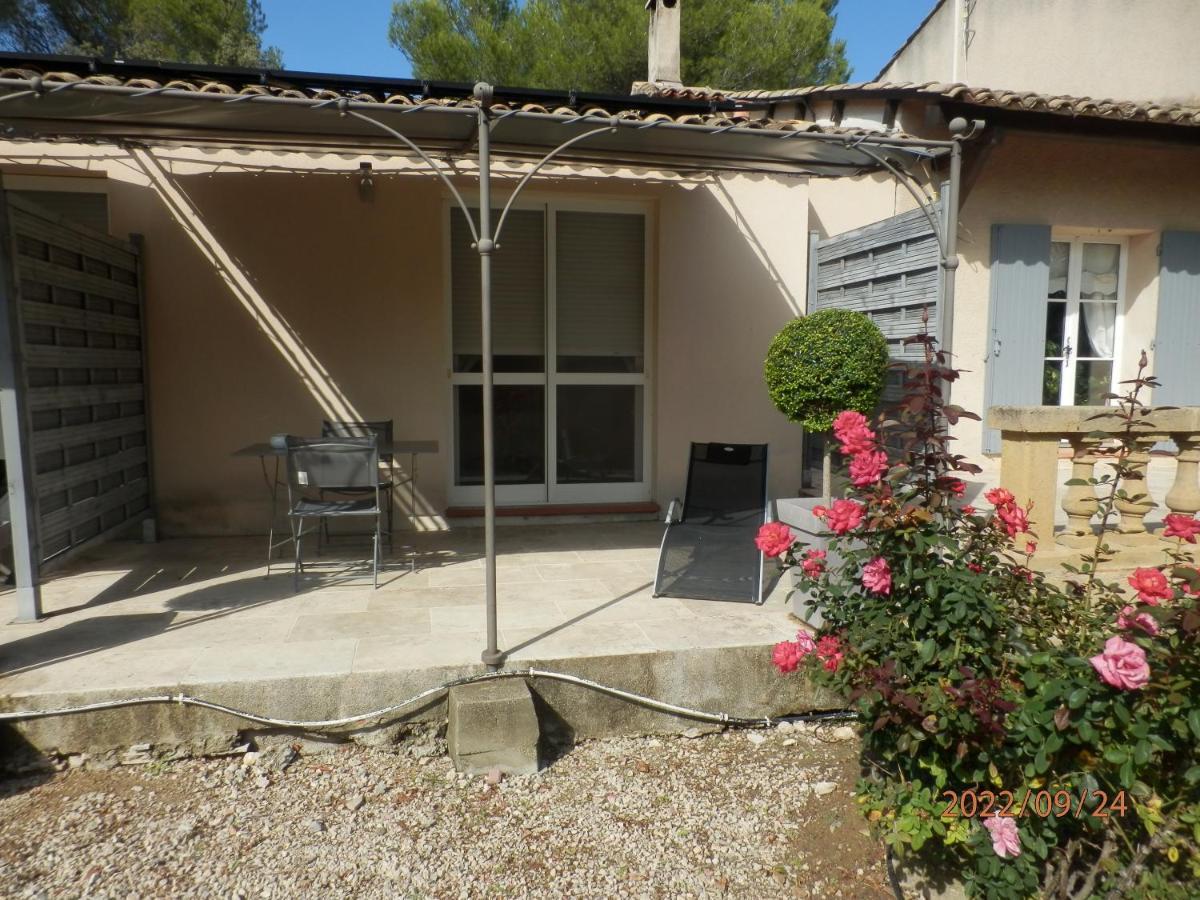 Mas Les Vieux Chenes Bed & Breakfast ลอมเบสค์ ภายนอก รูปภาพ