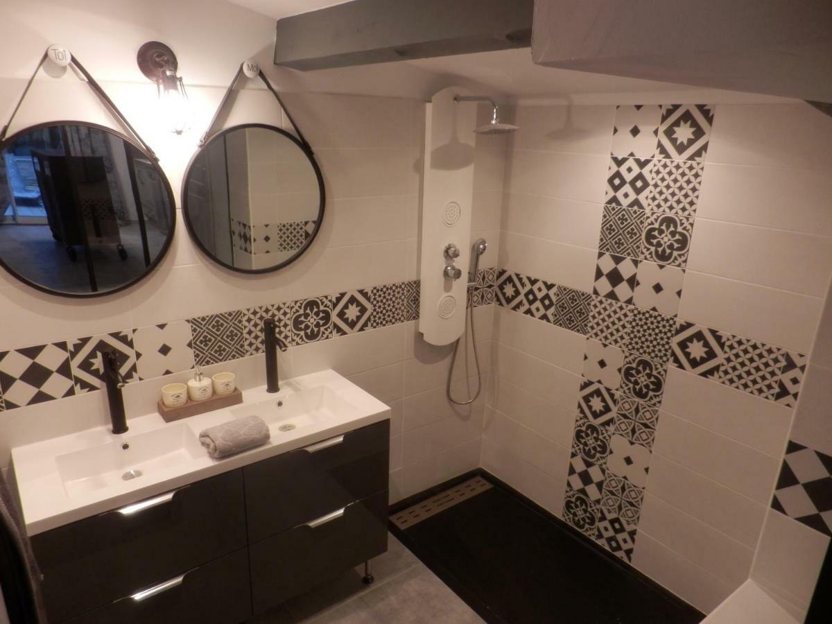 Mas Les Vieux Chenes Bed & Breakfast ลอมเบสค์ ภายนอก รูปภาพ