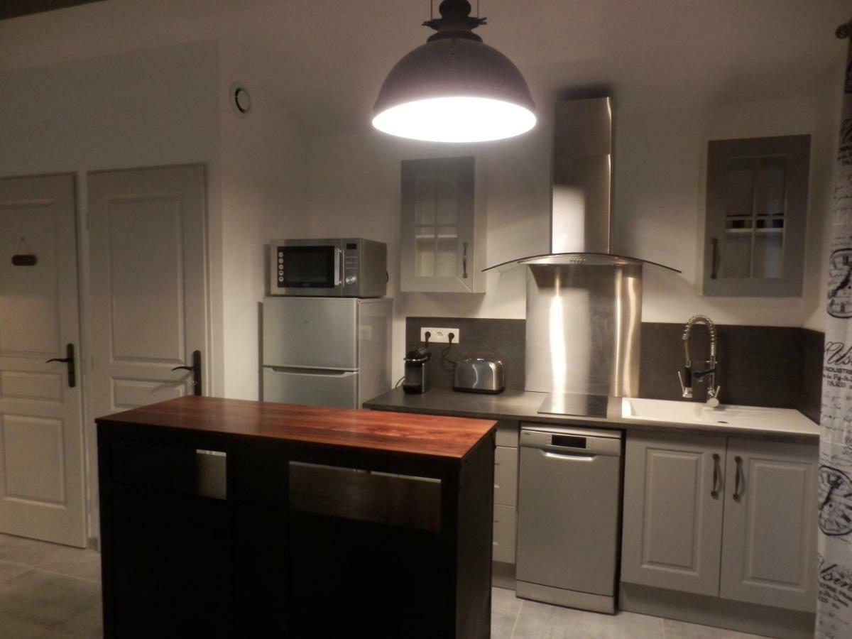 Mas Les Vieux Chenes Bed & Breakfast ลอมเบสค์ ภายนอก รูปภาพ